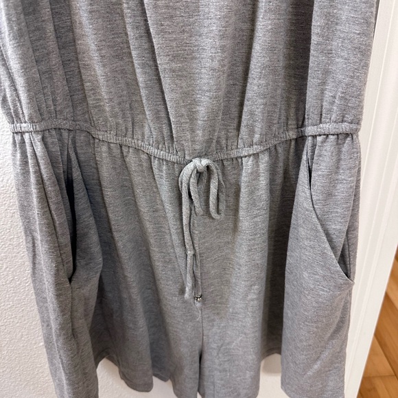 Grey Romper Size L - Picture 4 of 7